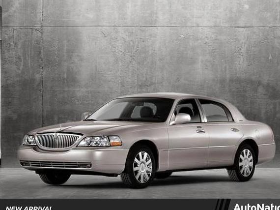 LINCOLN TOWN CAR 2008 2LNHM82WX8X637137 image